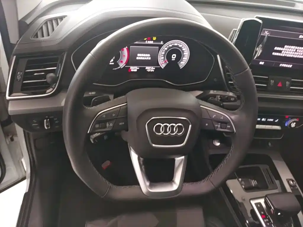 Audi Q5L 2024 — фото 11