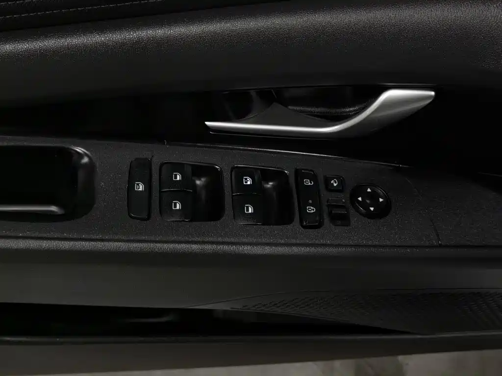 Hyundai Elantra 2020 — фото 9