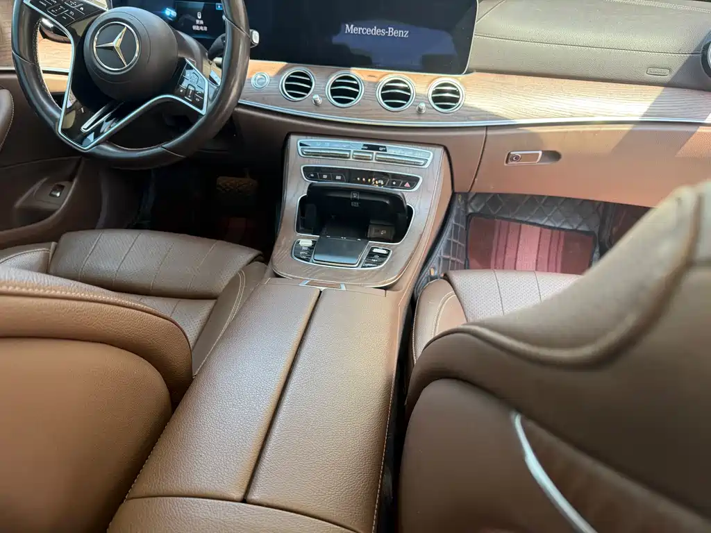 Mercedes-Benz E-Class 2022 — фото 6