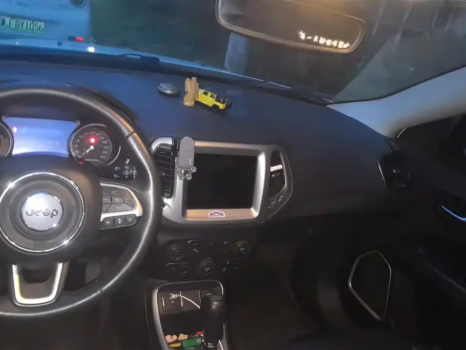 Jeep Compass 2019 — фото 13