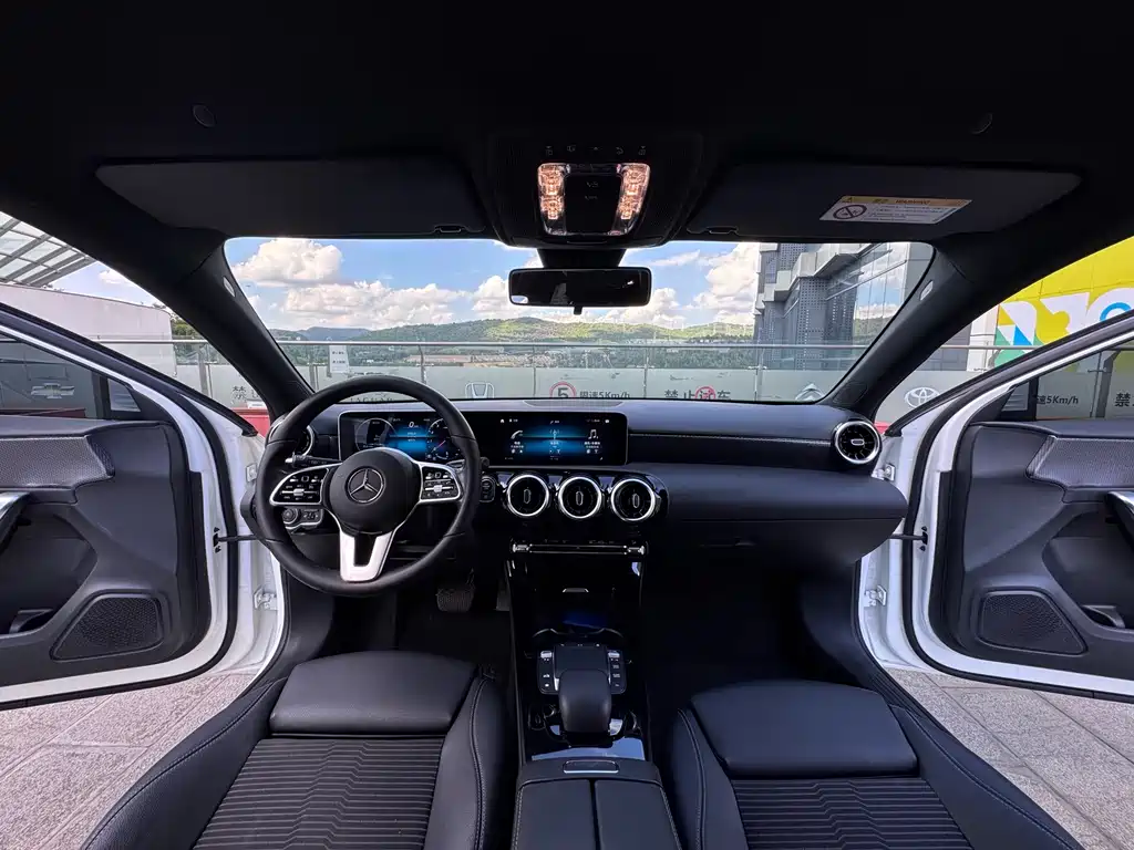 Mercedes-Benz A-Class 2020 — фото 12