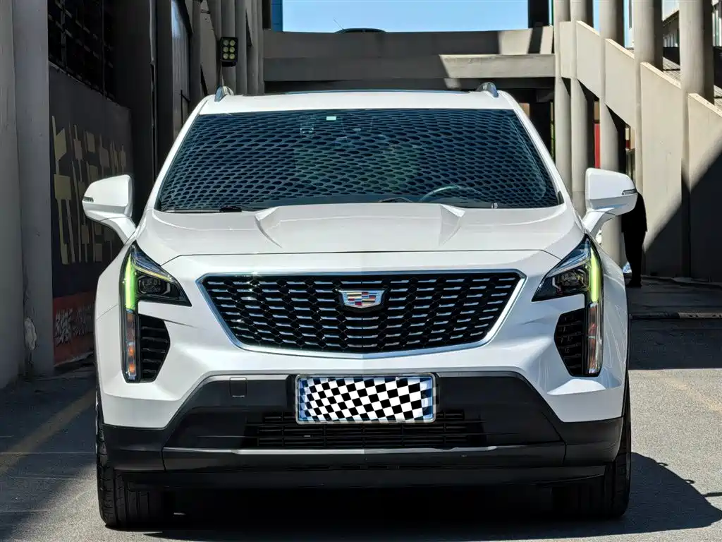 Cadillac XT4 2022 — фото 2