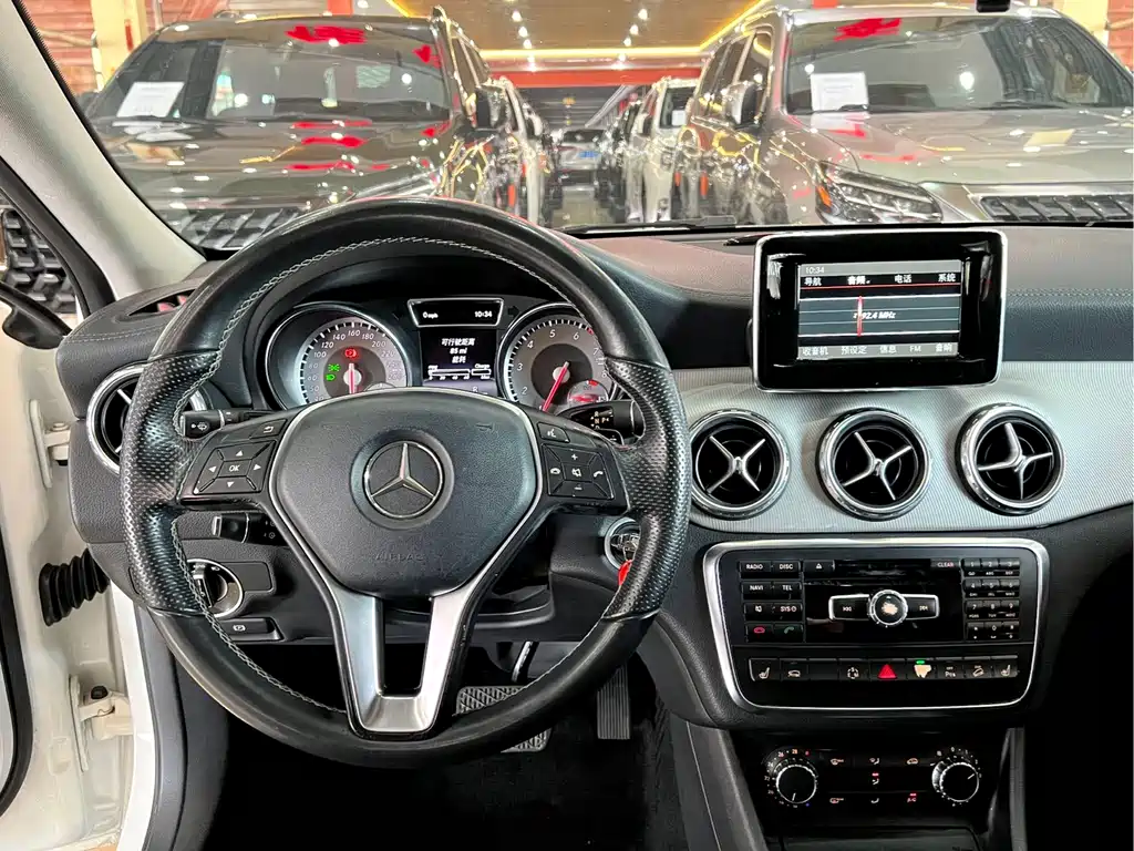 Mercedes-Benz GLA 2016 — фото 10