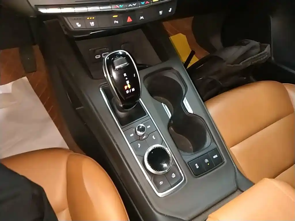 Cadillac XT4 2021 — фото 14
