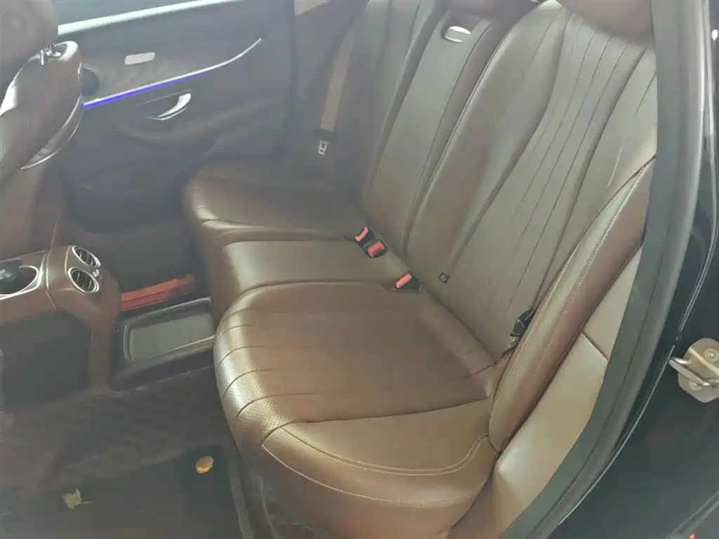 Mercedes-Benz E-Class 2018 — фото 17