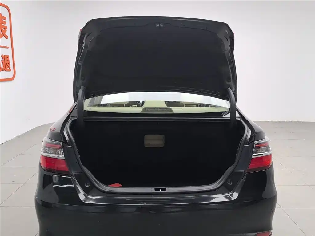 Toyota Camry 2016 — фото 16
