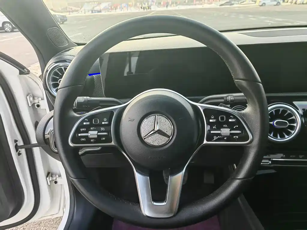 Mercedes-Benz A-Class 2021 — фото 20