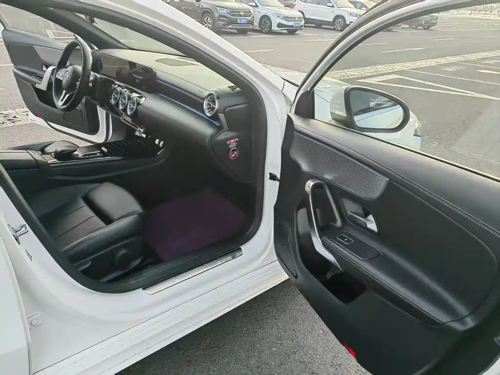 Mercedes-Benz A-Class 2021 — фото 13