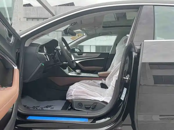 Audi A7L 2026