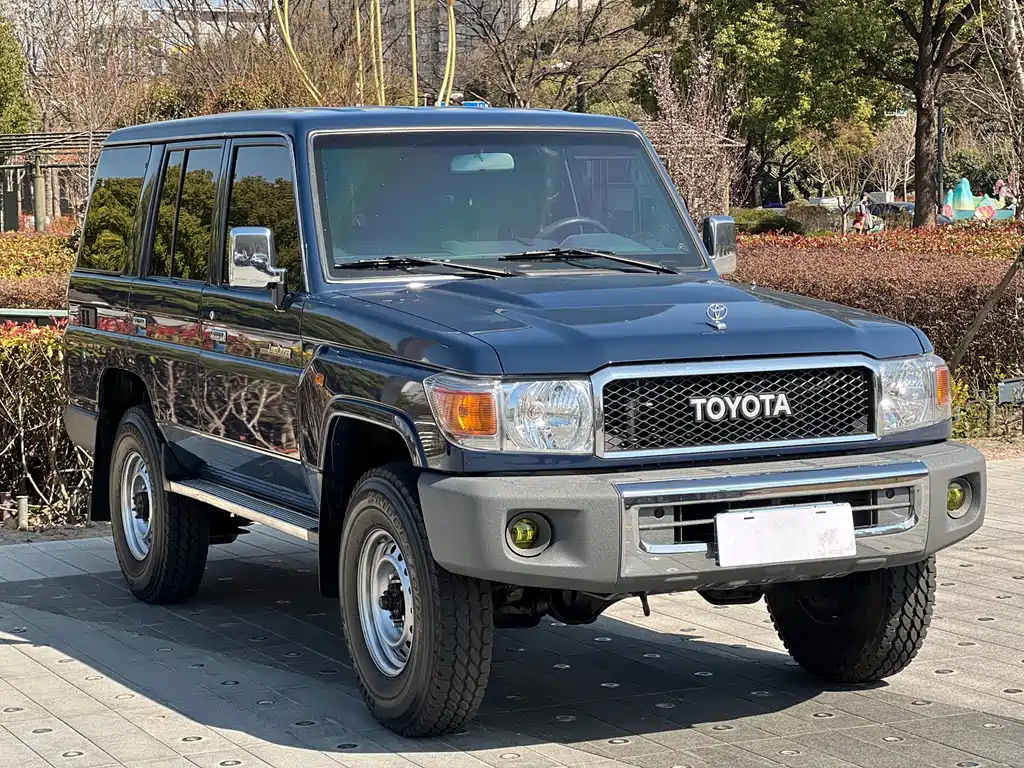 Toyota Land Cruiser 2019 — фото 3