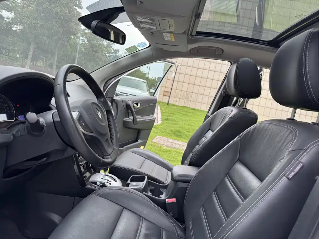 Renault Koleos 2015 — фото 10