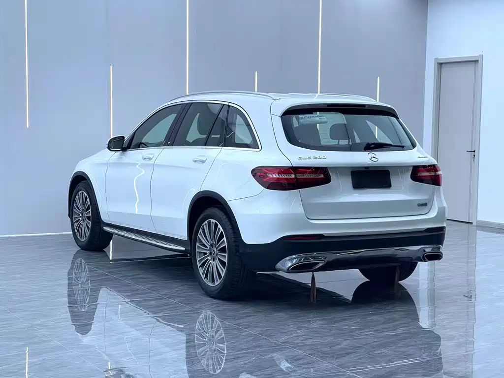 Mercedes-Benz GLC 2017 — фото 14