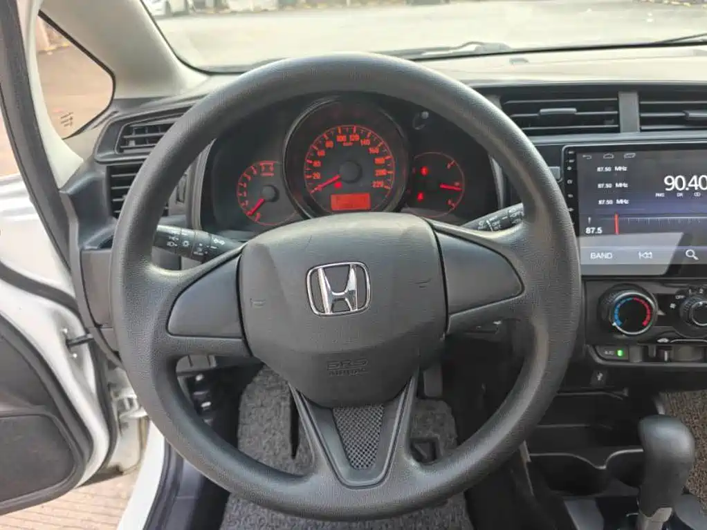 Honda Fit 2018 — фото 9