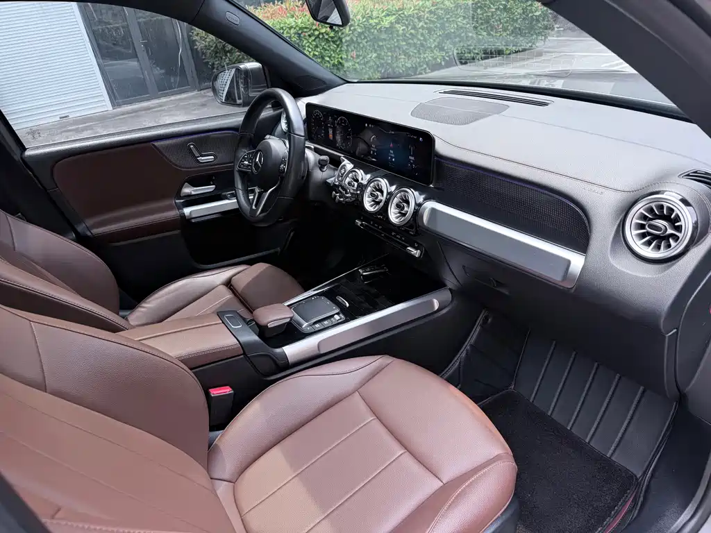 Mercedes-Benz GLB 2023 — фото 13