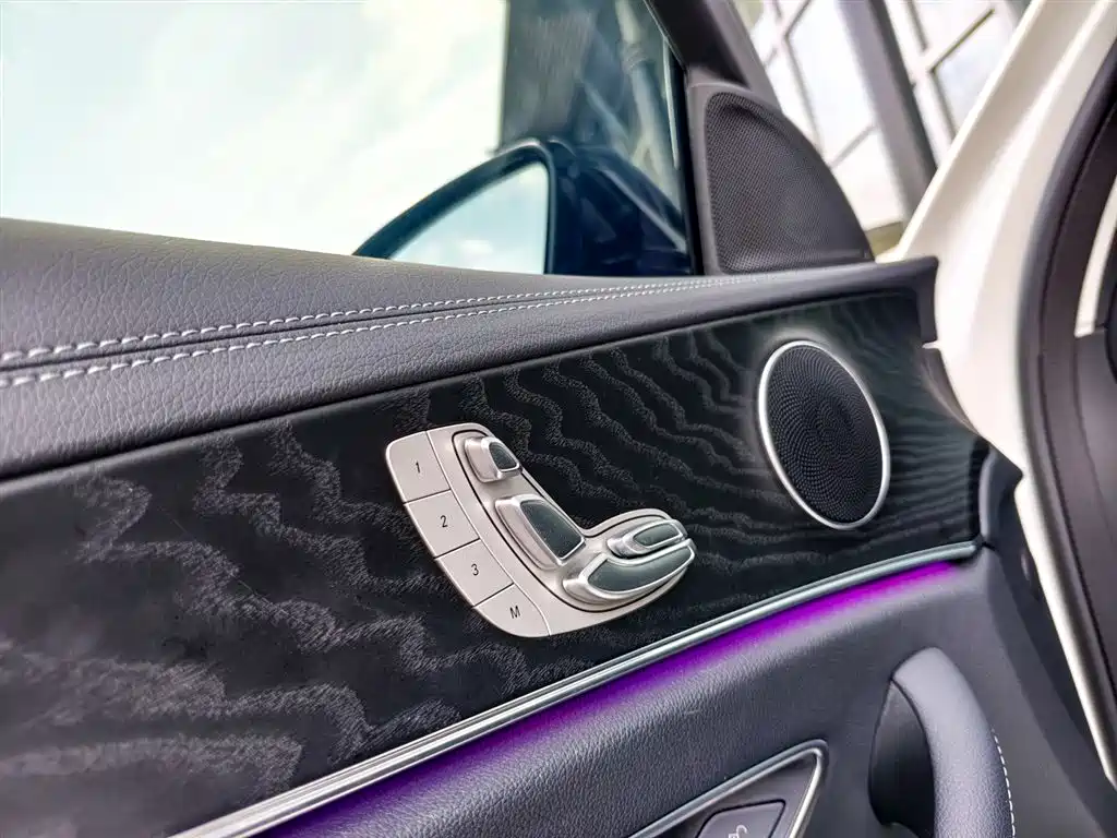 Mercedes-Benz E-Class 2024 — фото 16