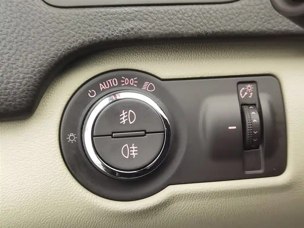 Opel Insignia 2014 — фото 21