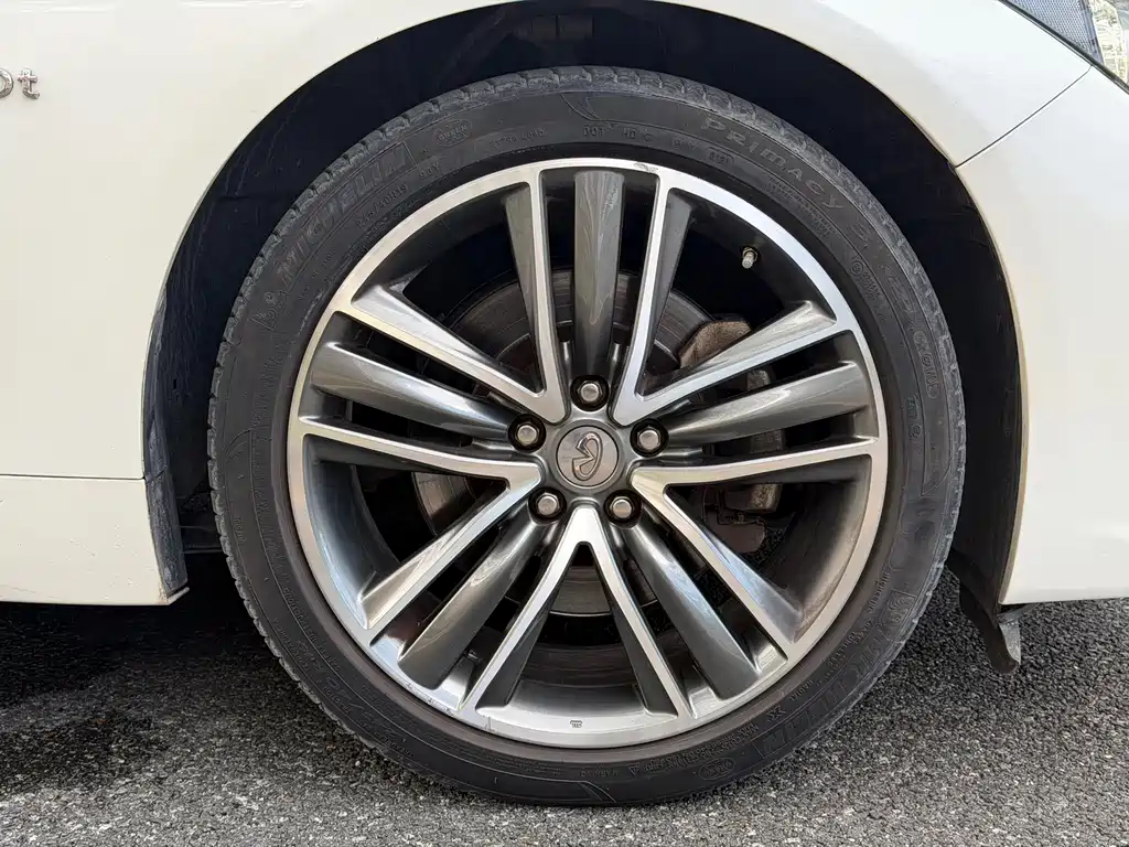 Infiniti Q50L 2015 — фото 13