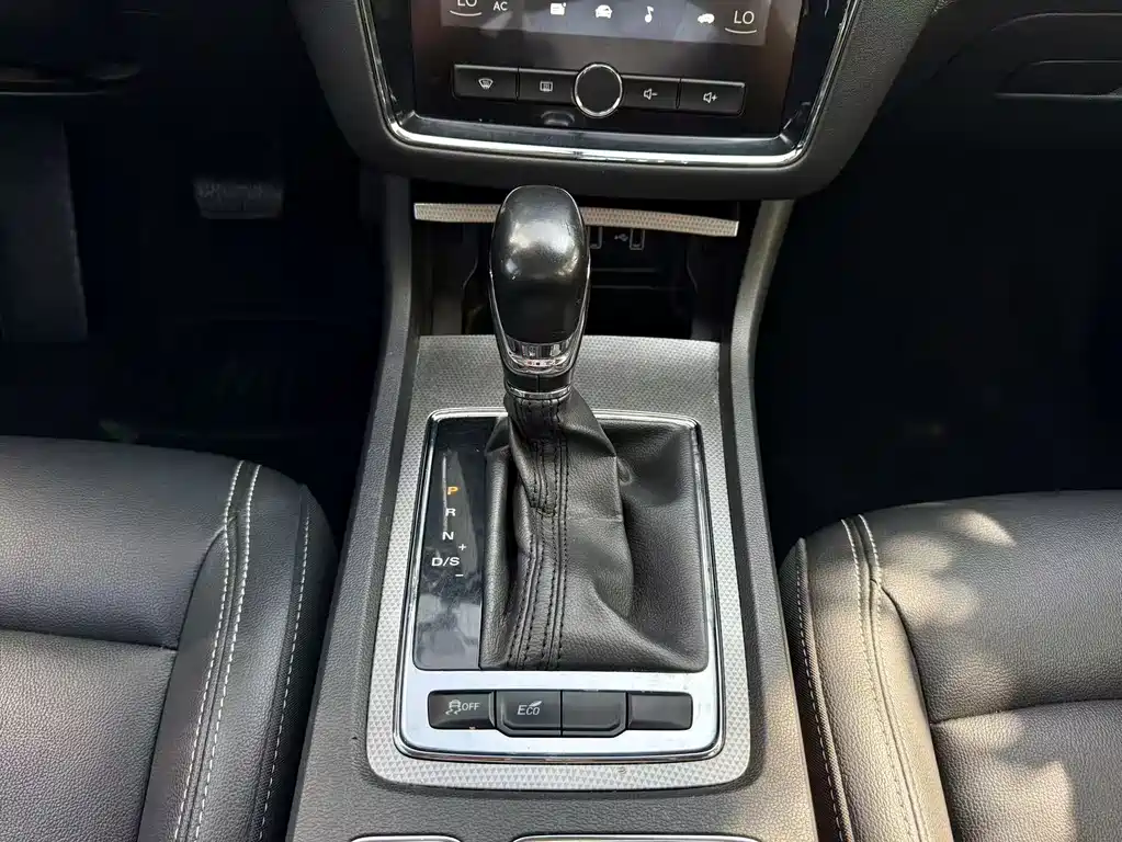 Roewe i6 Classic 2018 — фото 10