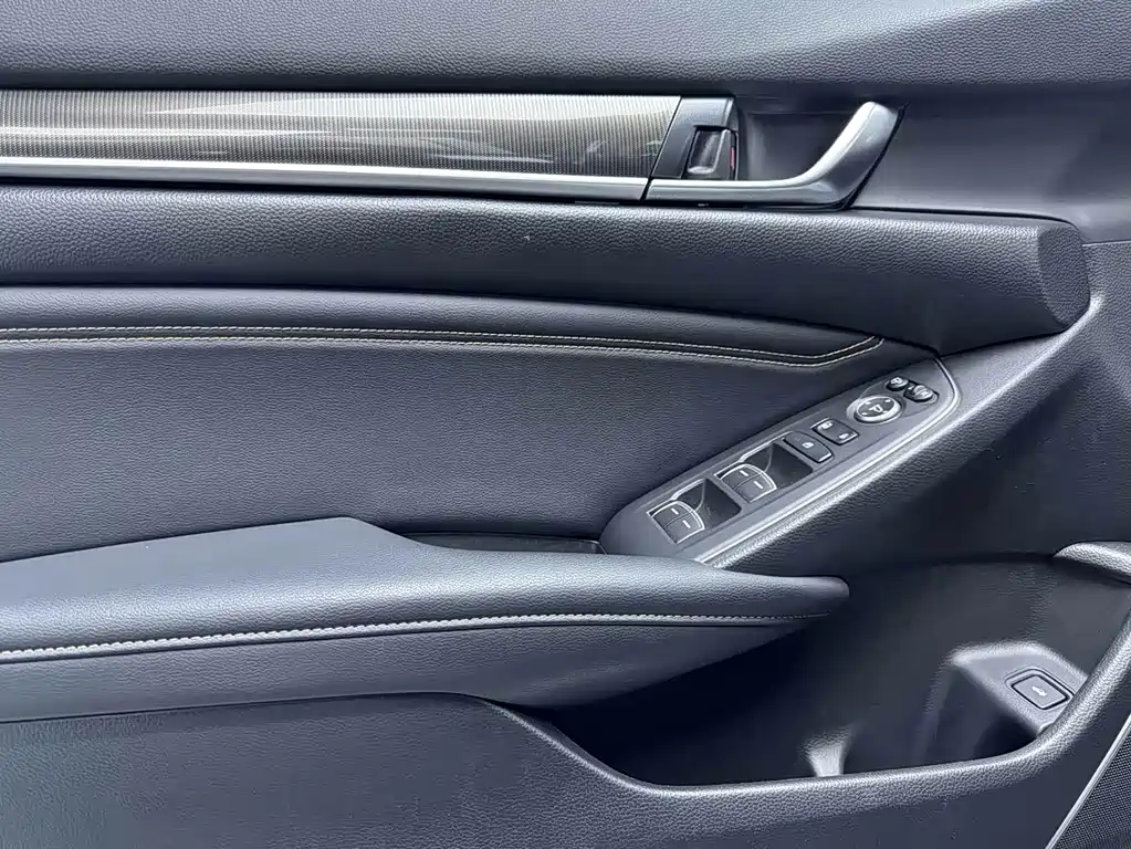 Honda Accord 2022 — фото 5