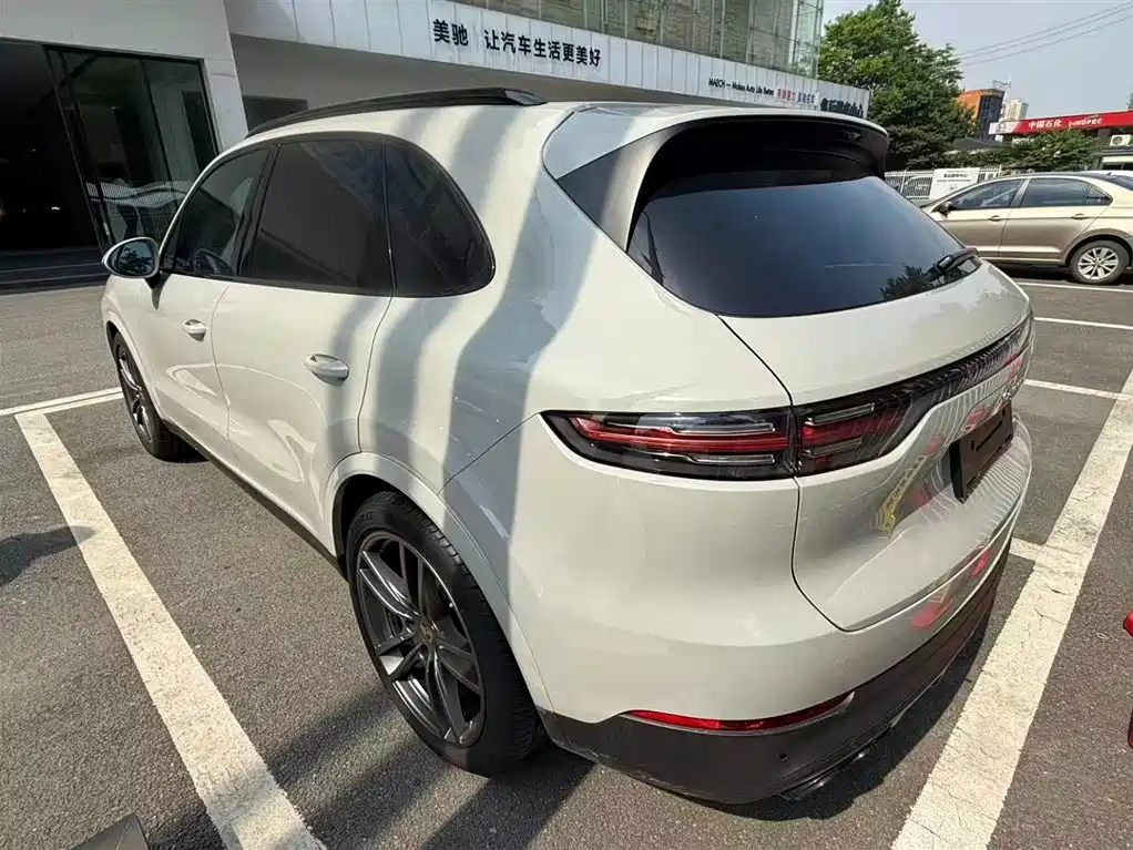 Porsche Cayenne 2021 — фото 2
