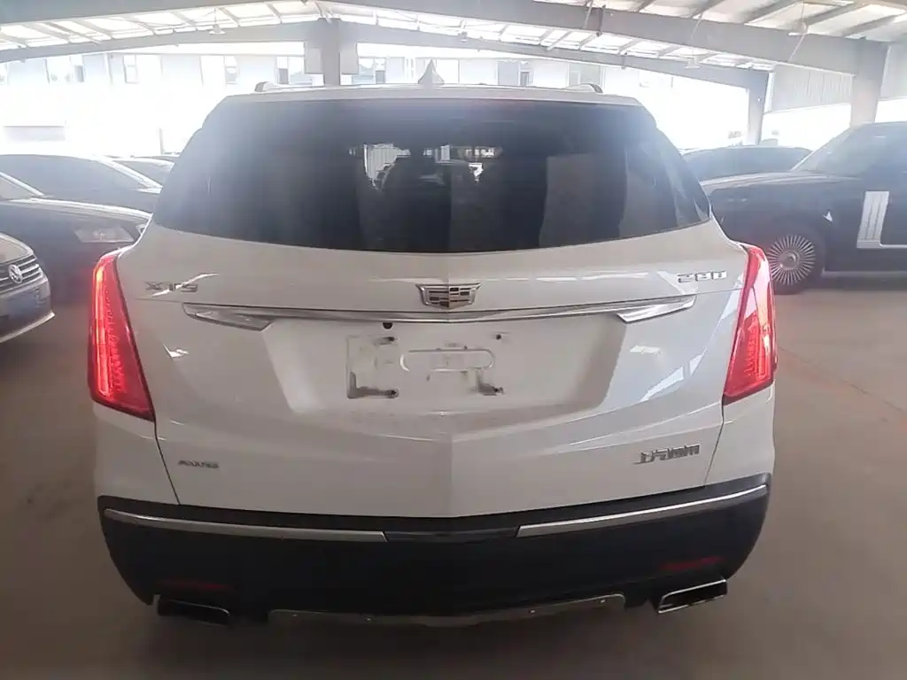 Cadillac XT5 2017 — фото 6