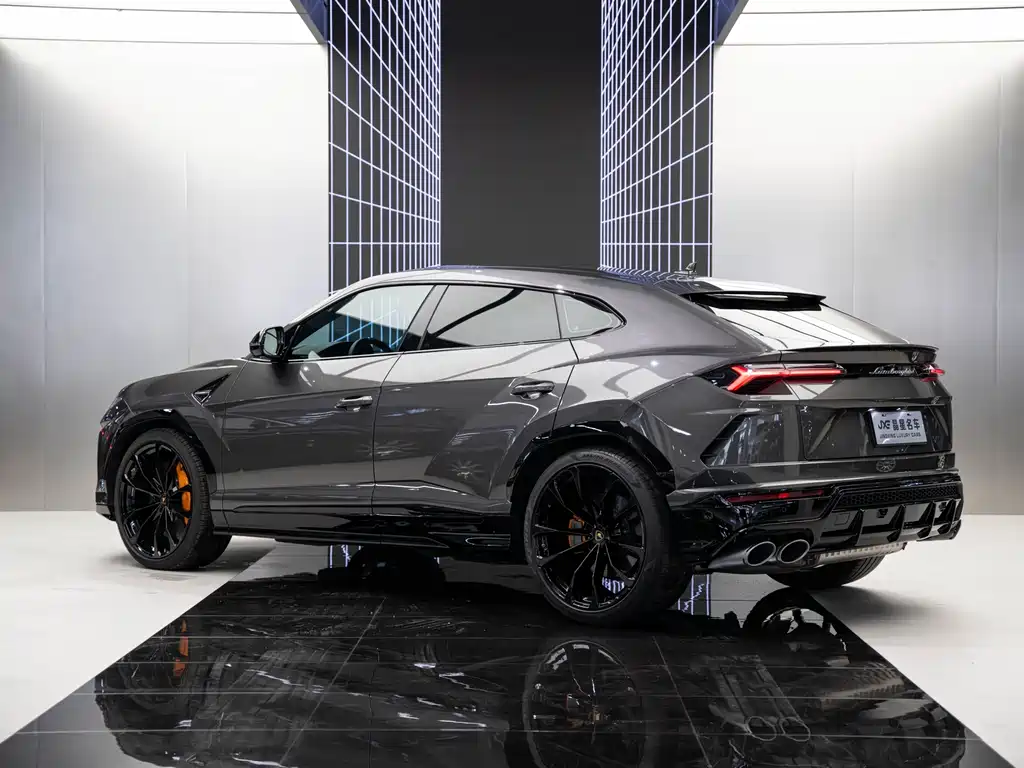 Lamborghini Urus 2022 — фото 12