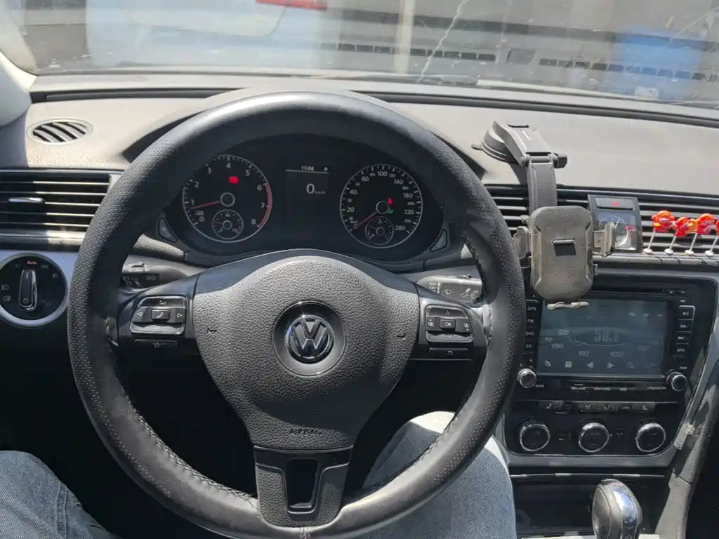 Volkswagen Passat 2015 — фото 10