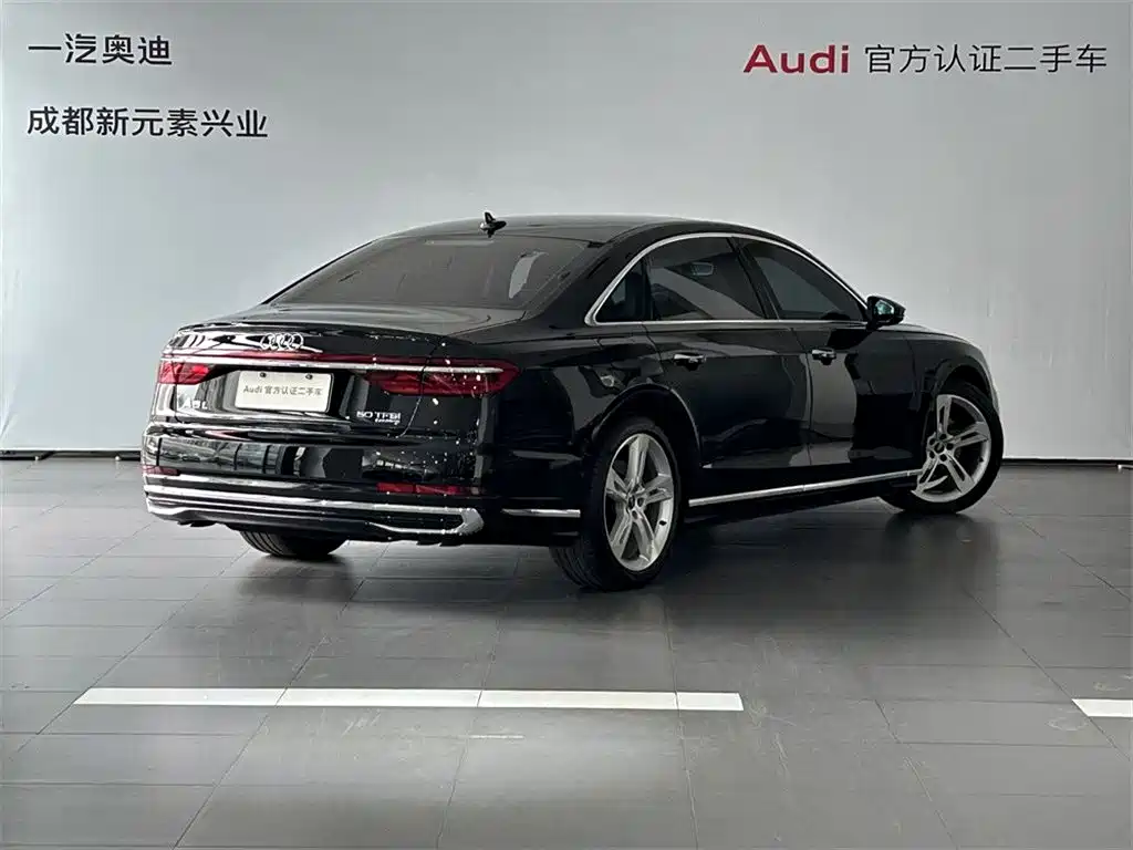 Audi A8 2023 — фото 4