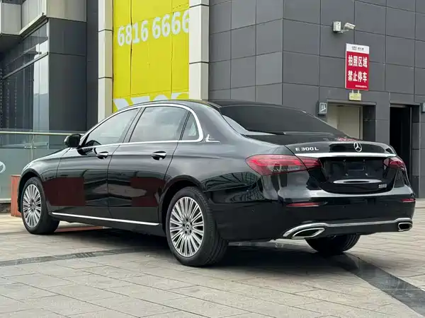 Mercedes-Benz E-Class 2022