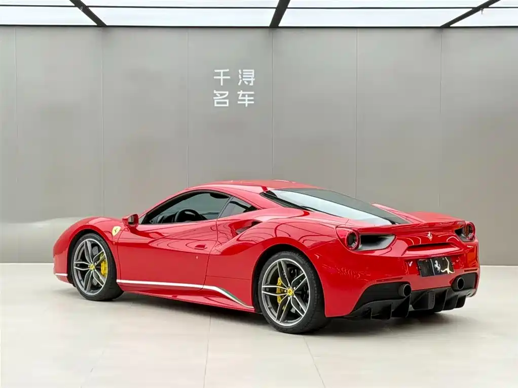 Ferrari 488 2019 — фото 12