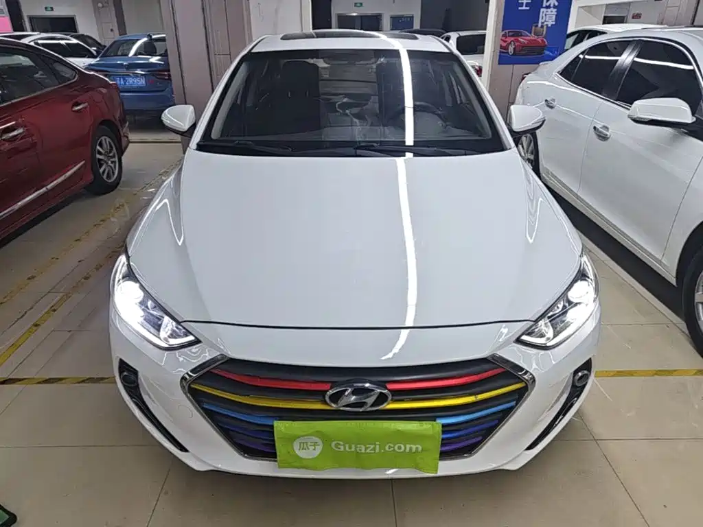 Hyundai Elantra 2018 — фото 3