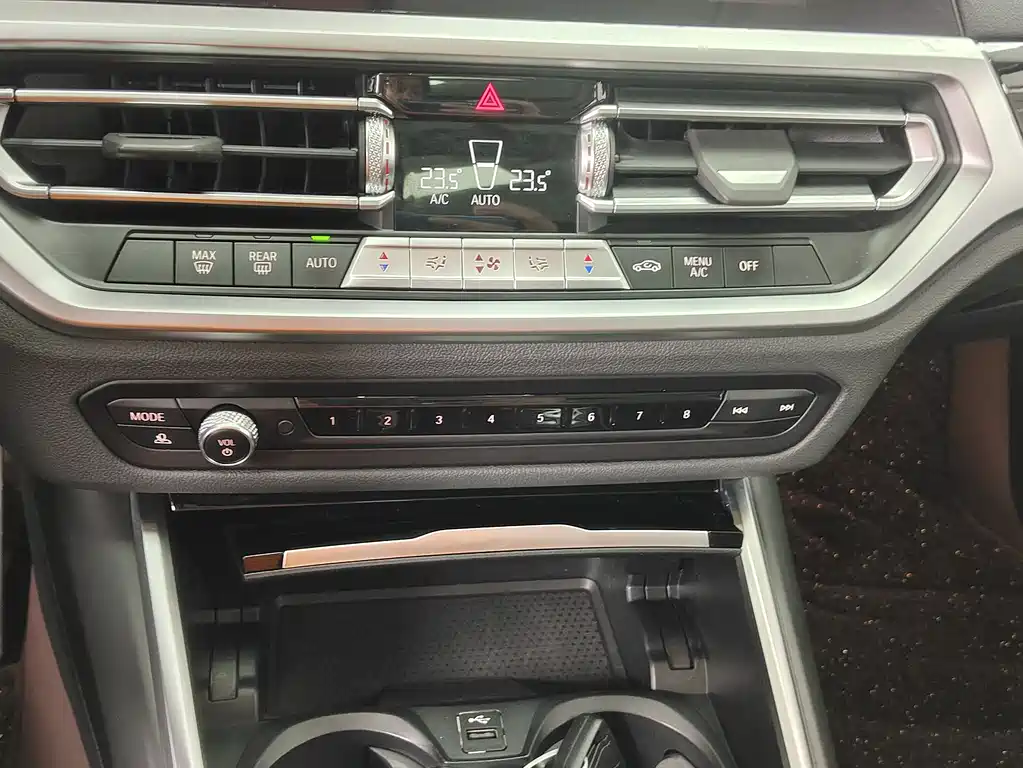 BMW 3 Series 2022 — фото 18