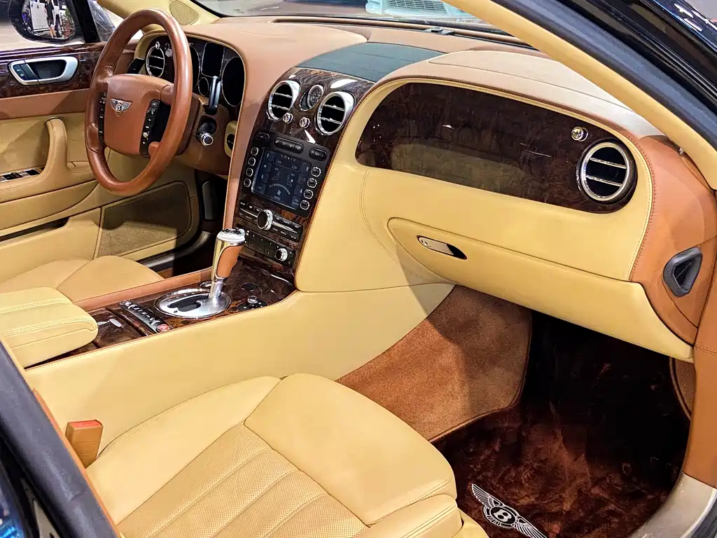 Bentley Flying Spur 2010 — фото 21