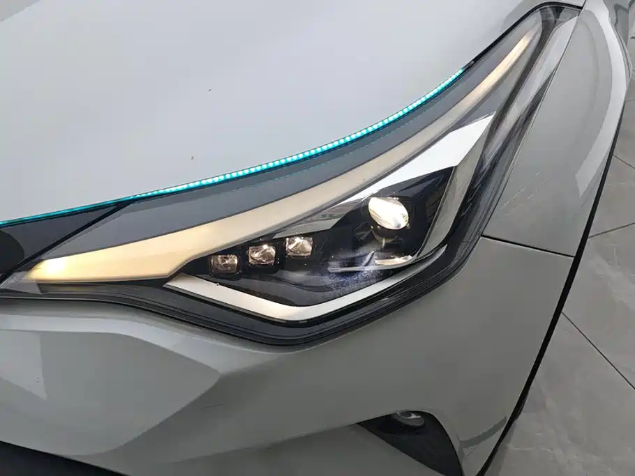 Toyota C-HR 2024 — фото 5