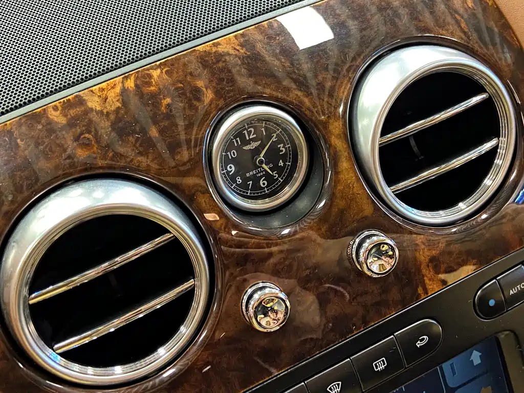 Bentley Flying Spur 2010 — фото 20