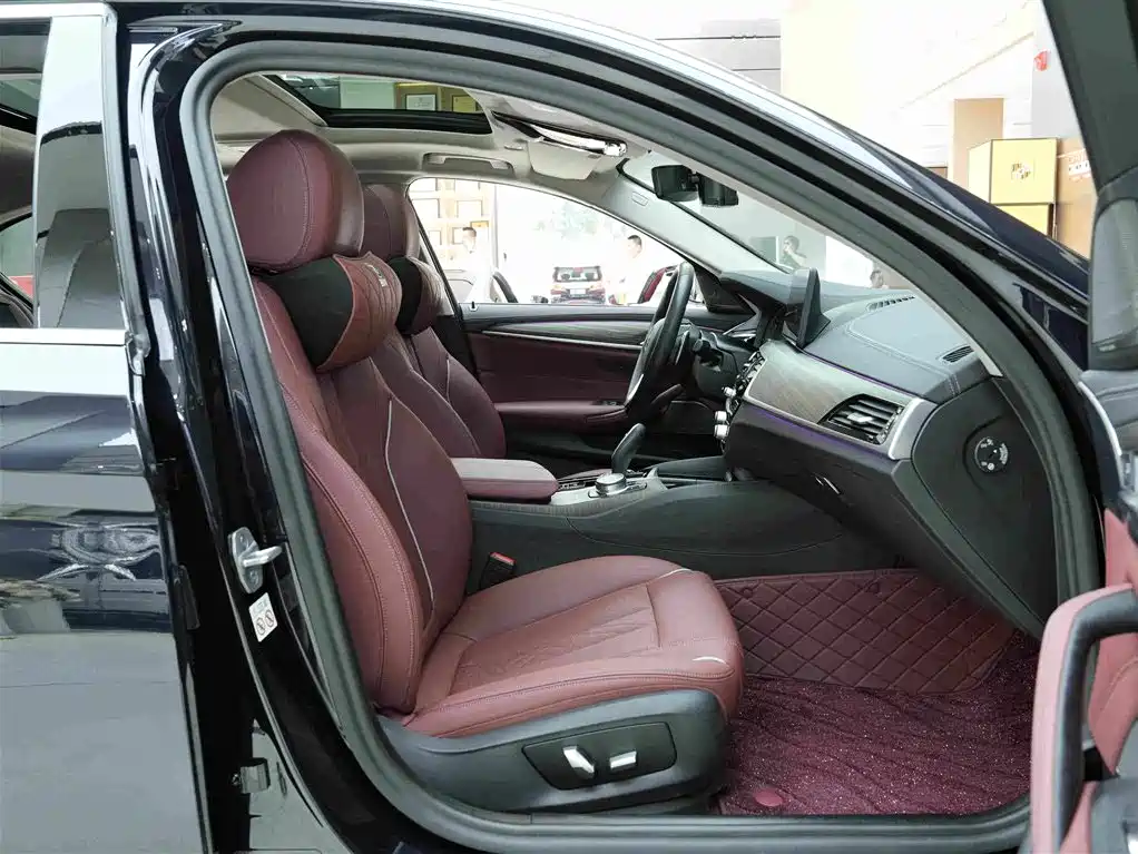 BMW 5 Series 2023 — фото 12
