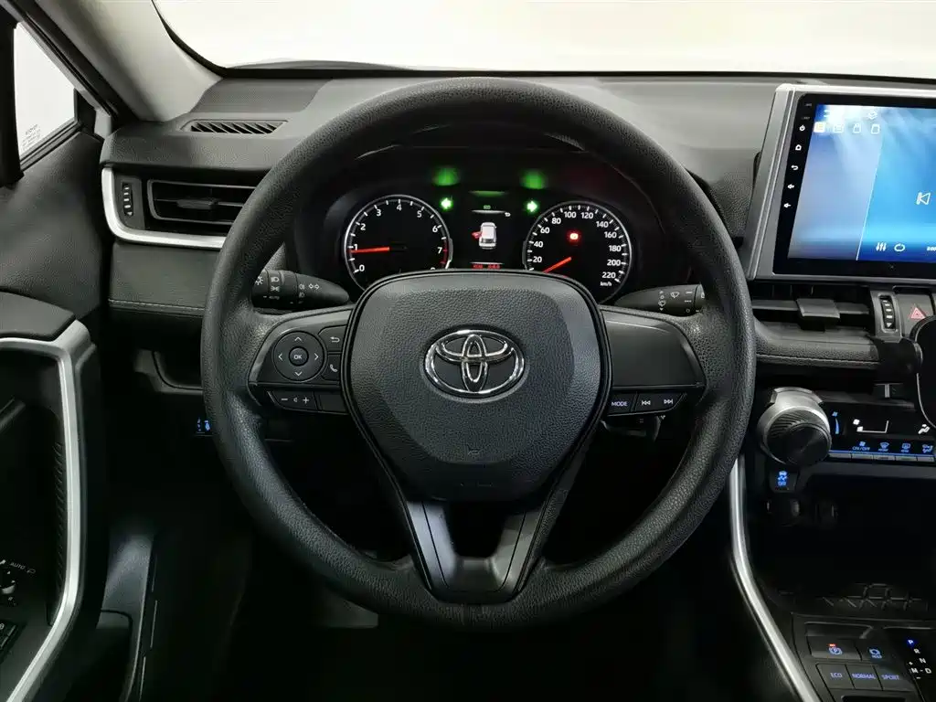 Toyota Wildlander 2023 — фото 11