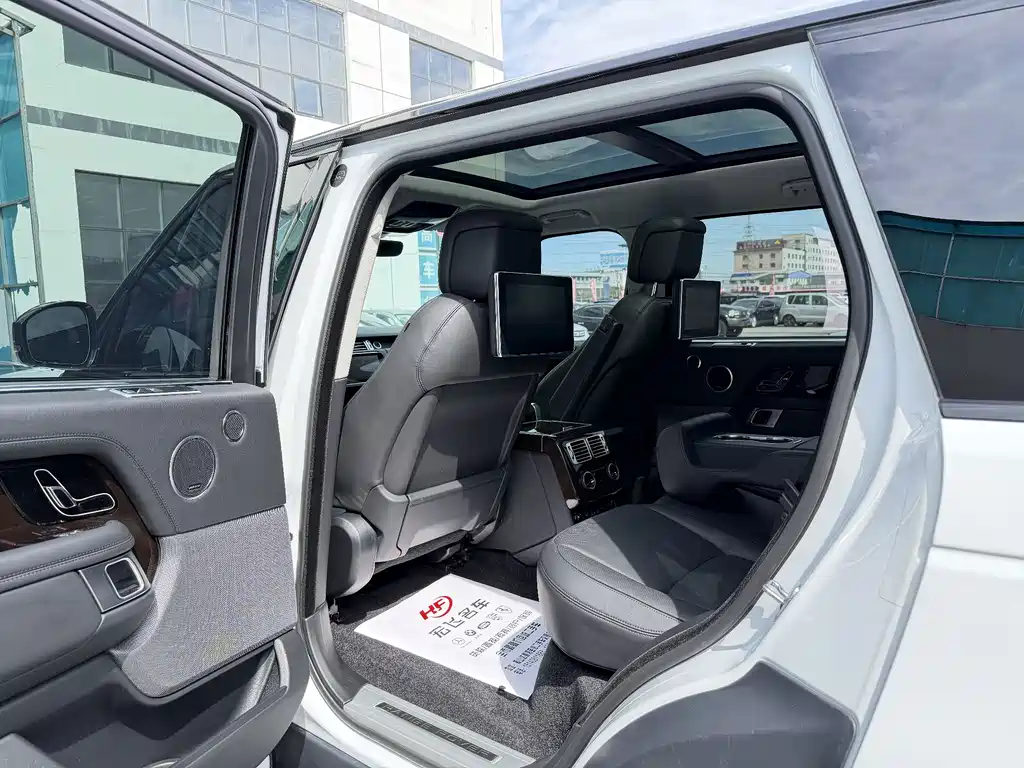 Land Rover Range Rover 2021 — фото 17