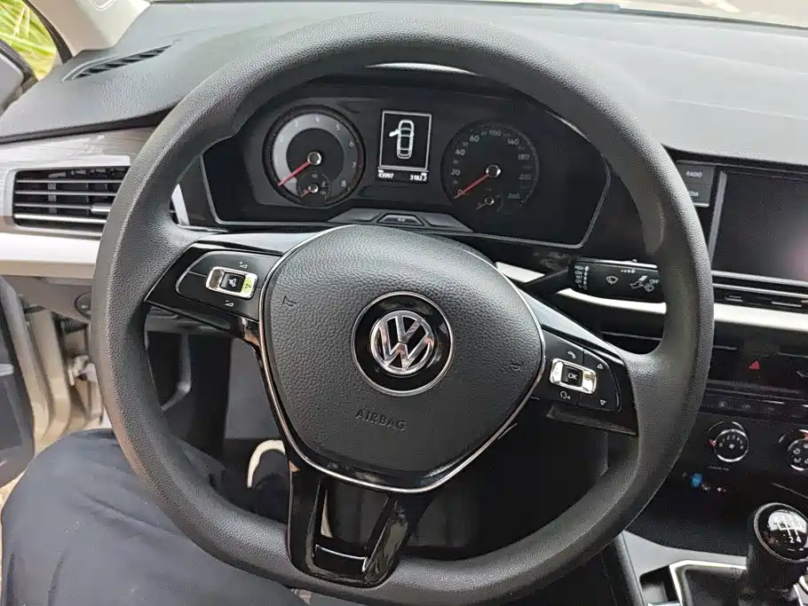 Volkswagen Lavida 2018 — фото 15