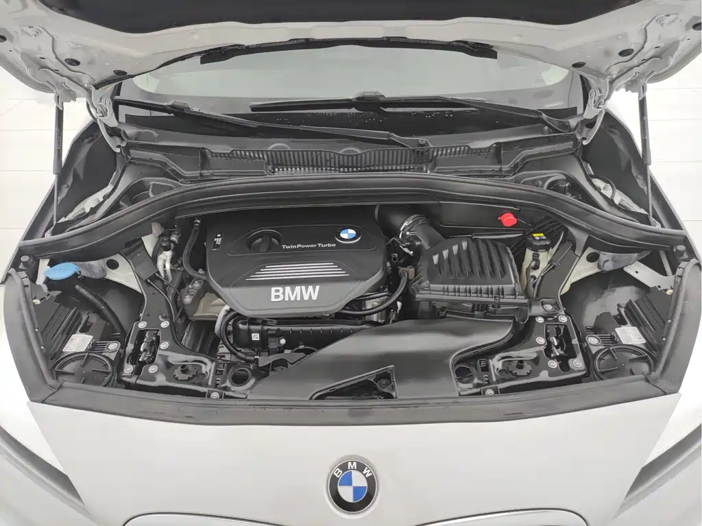 BMW 2 Series Station Wagon 2017 — фото 15