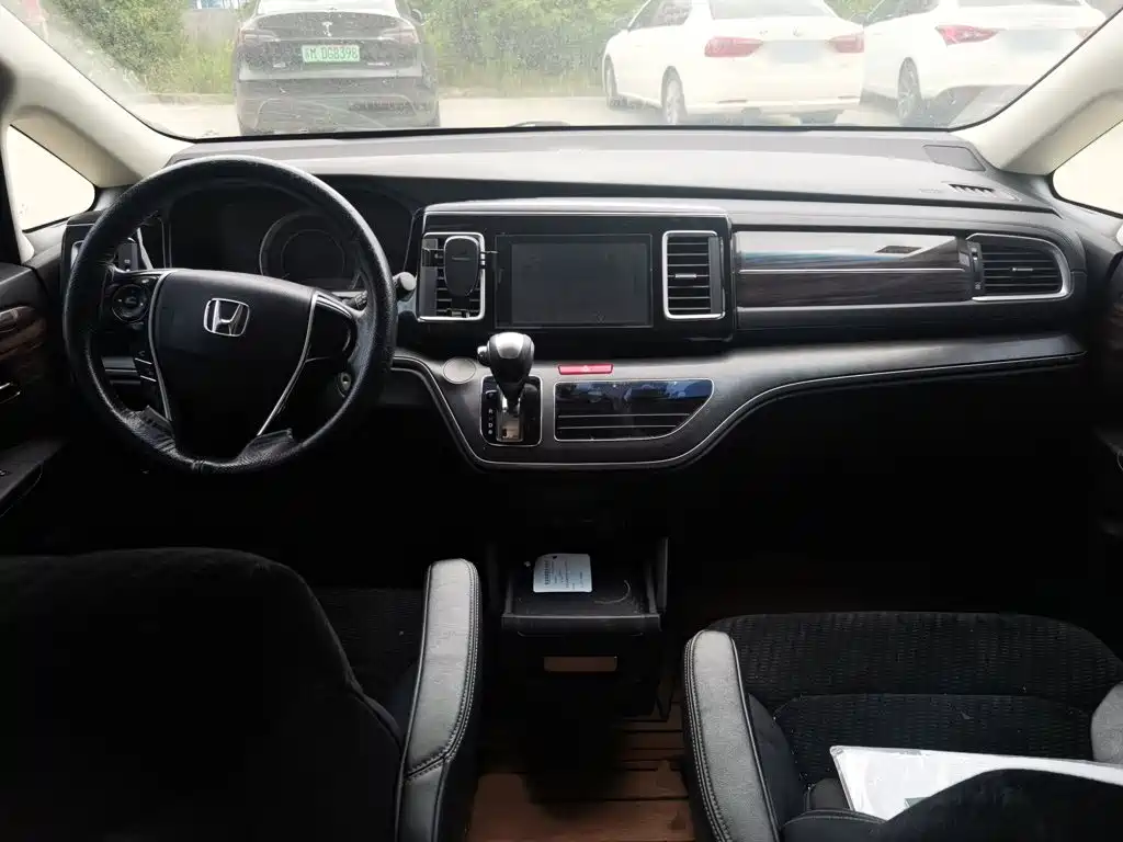 Honda Elysion 2018 — фото 13