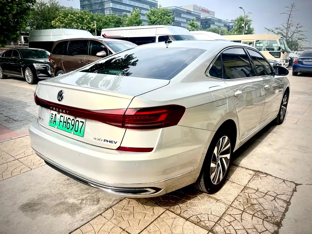 Volkswagen Passat PHEV 2022 — фото 5
