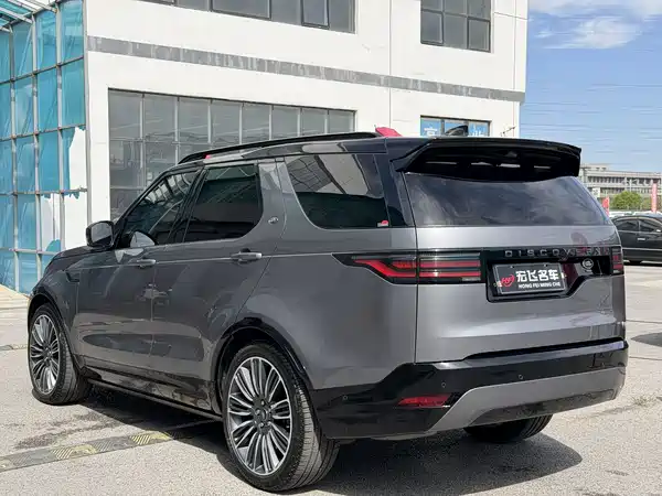 Land Rover Discovery 2023