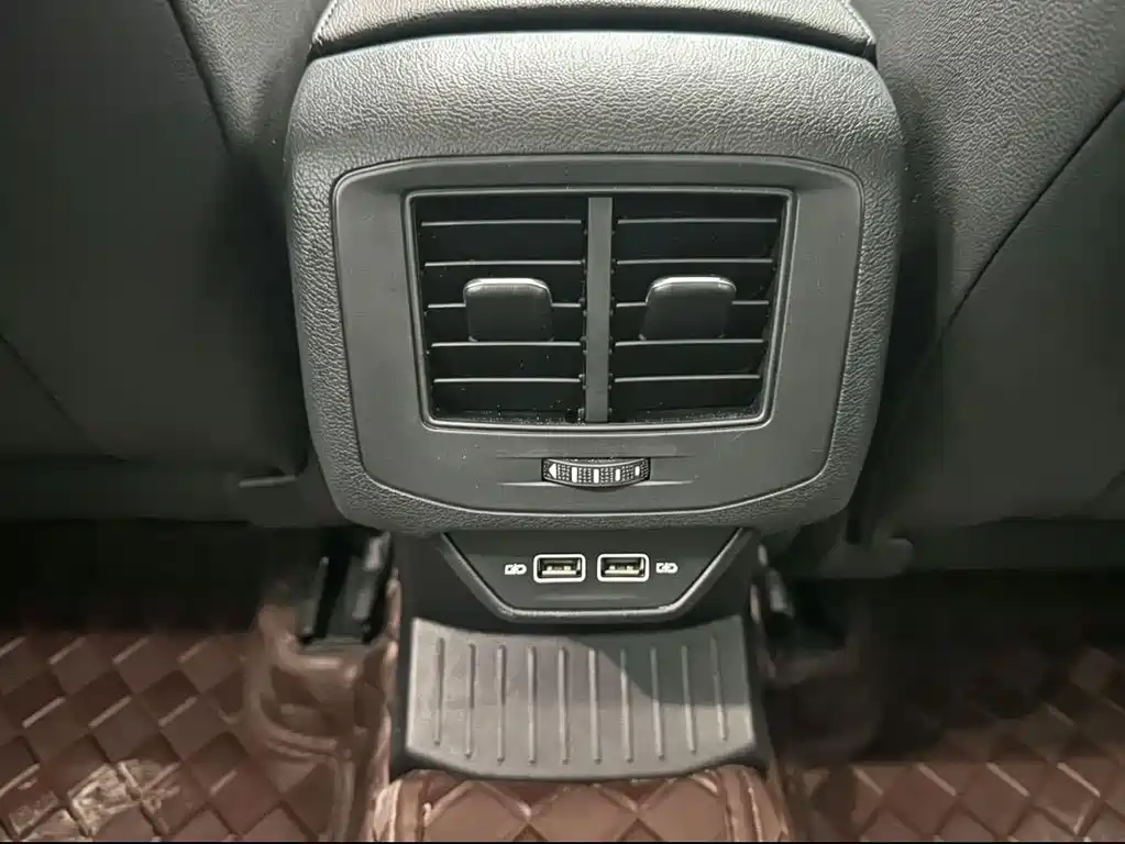 Volkswagen T-Roc 2022 — фото 16