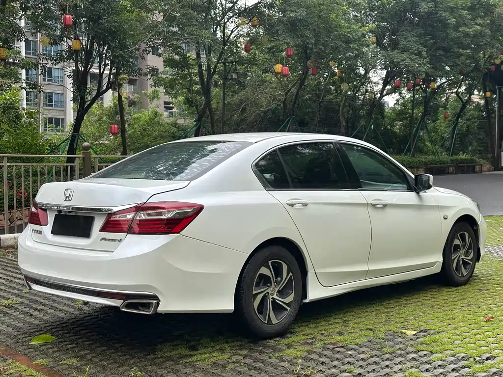 Honda Accord 2017 — фото 5