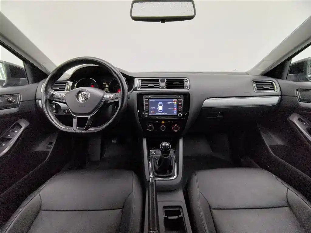 Volkswagen Sagitar 2017