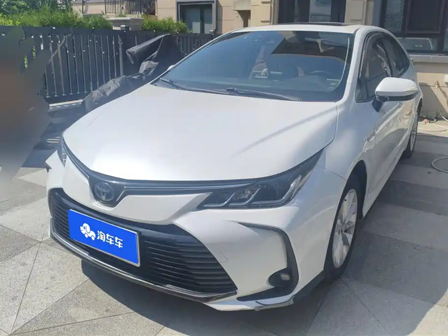 Toyota Corolla 2022 — фото 1
