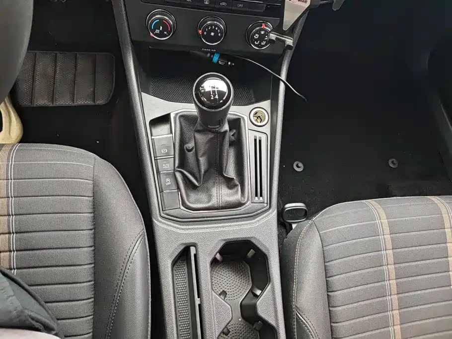 Volkswagen Lavida 2018 — фото 16