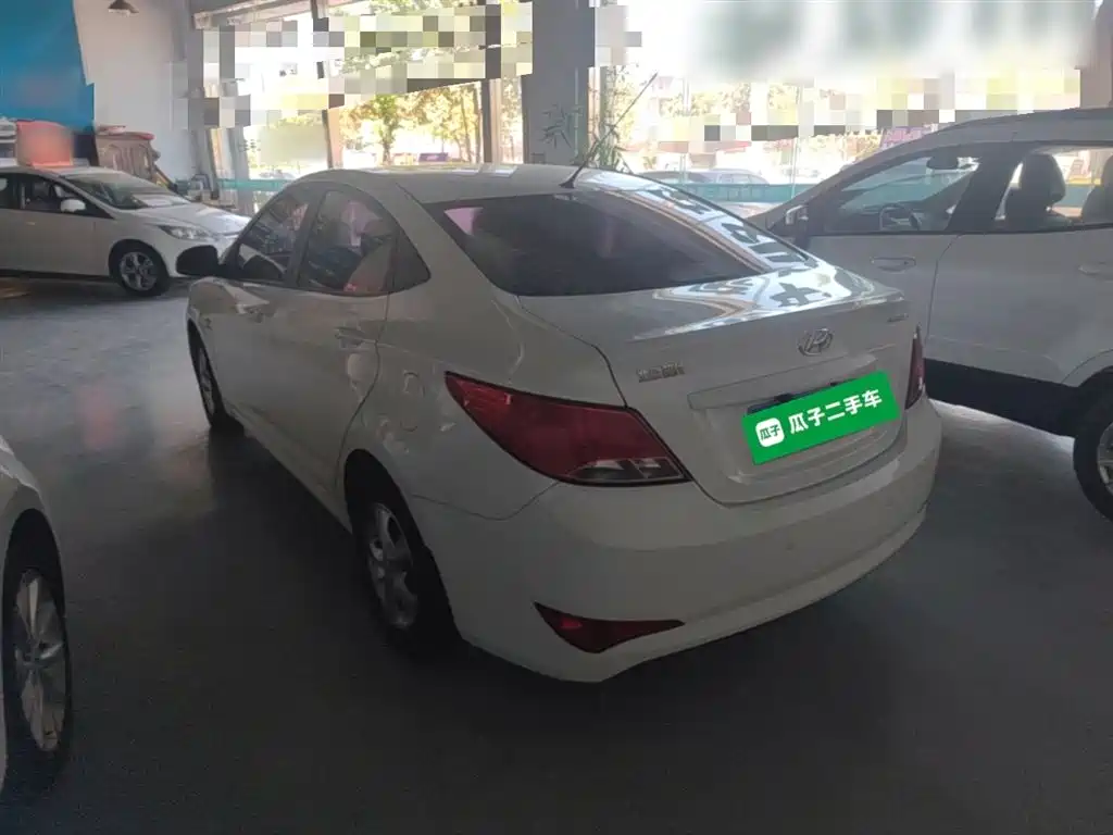 Hyundai Verna 2015 — фото 5