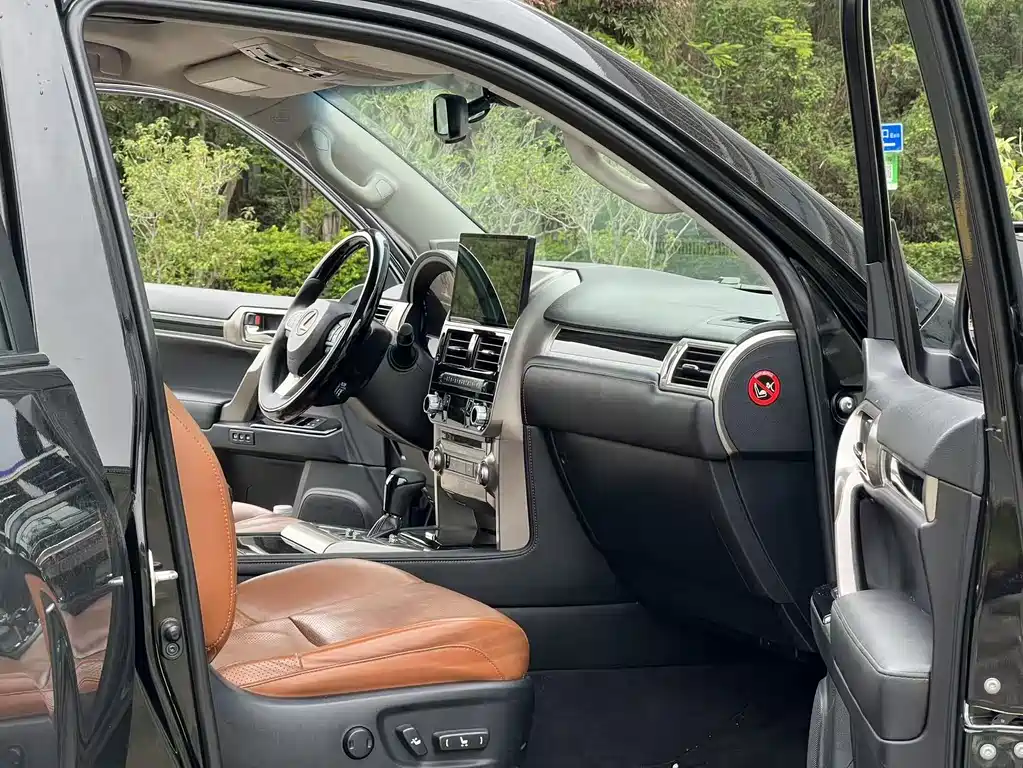 Lexus GX 2015 — фото 10